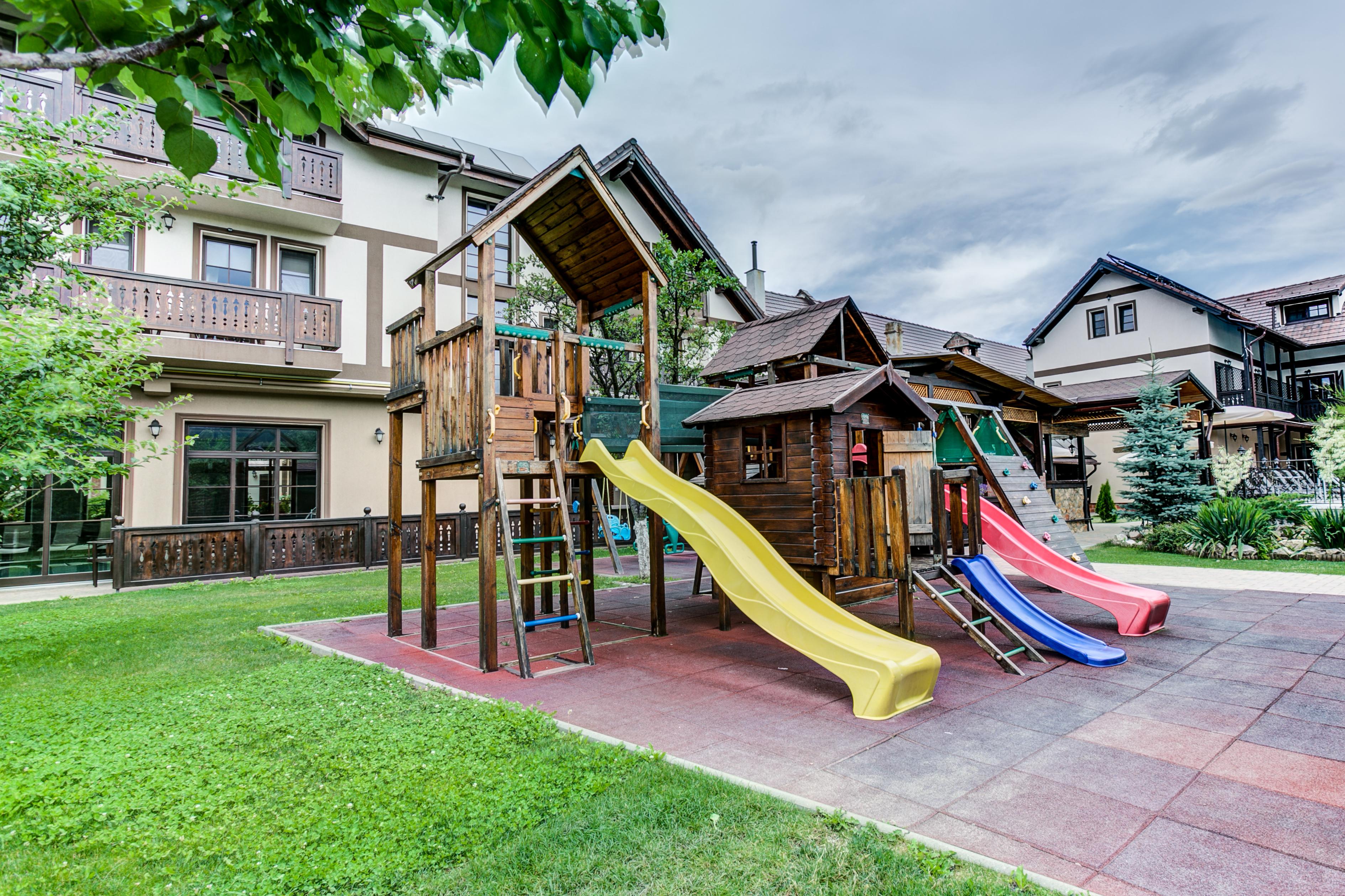 Отель Conacul Ambient Кристьян Экстерьер фото